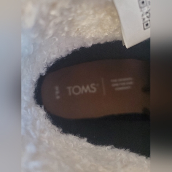 Women'sTan and Brown Boots - Picture 8 of 8